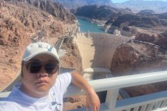 邢鉴无惧跨国镇压 参加反共车队横跨美国游